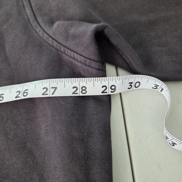 Levi's Men's Relaxed Fit Distressed Vintage-Inspired Faded Black Pullover Hoodie - Picture 9 of 10